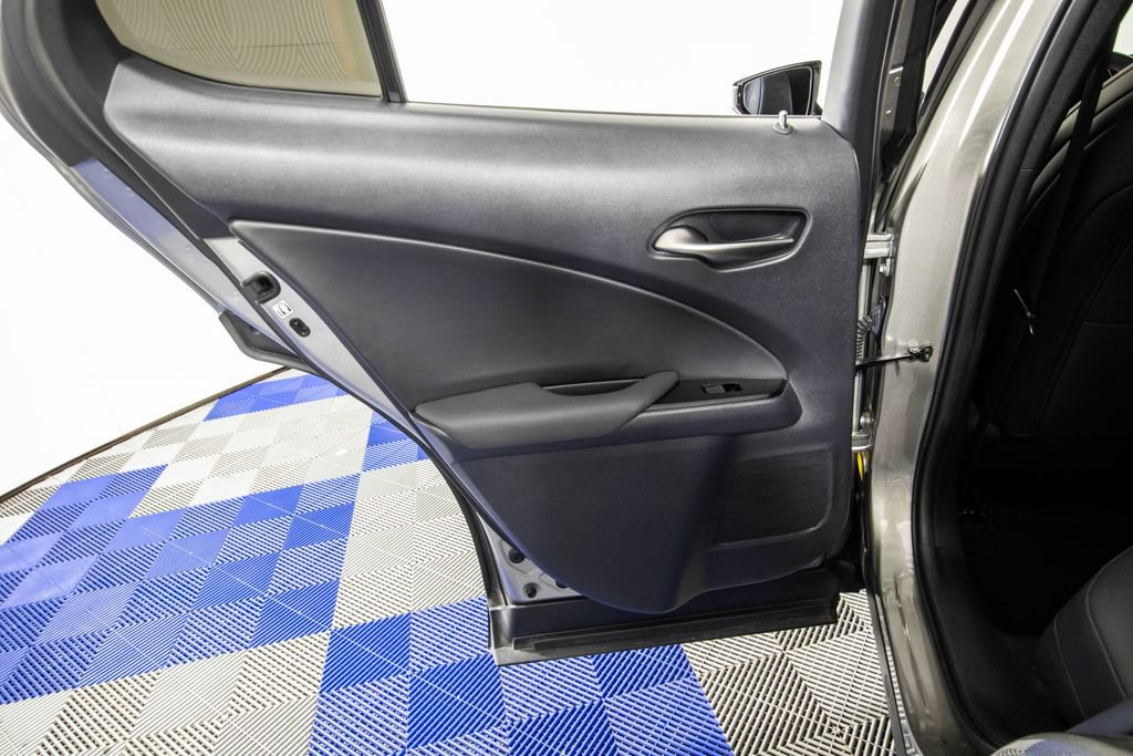 Used 2019 Lexus UX 200 F Sport w/ F Sport Premium Package FWD image 15