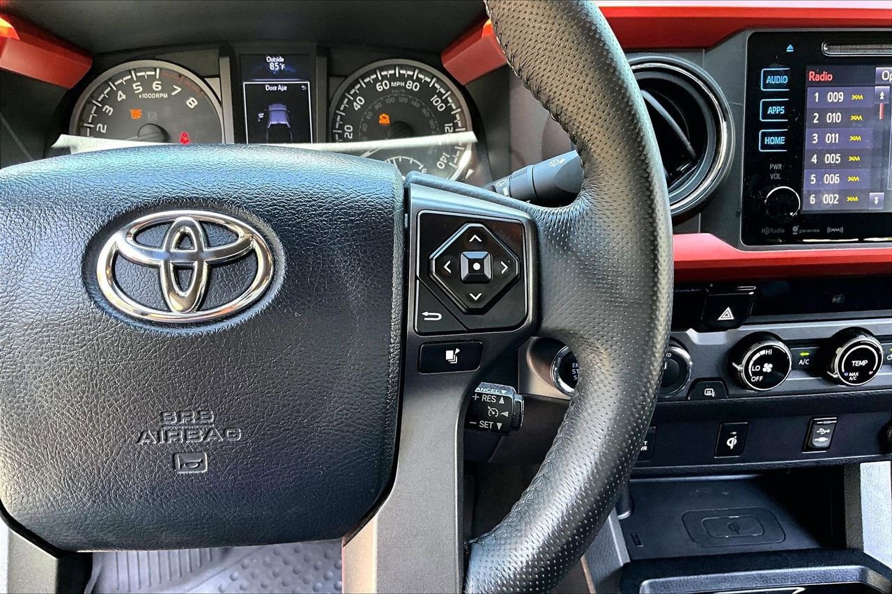 Used 2017 Toyota Tacoma TRD Sport w/ Tow Package (A/T) AWD/4WD image 11