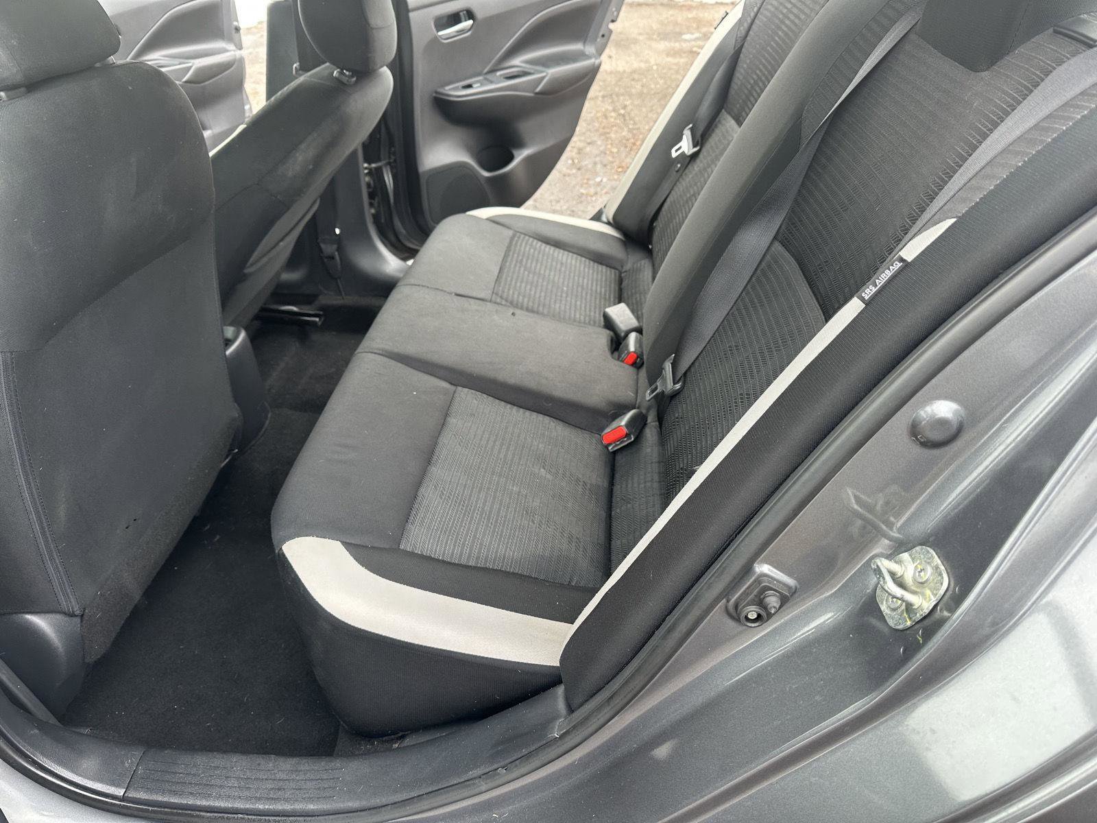 Used 2020 Nissan Versa SV image 6