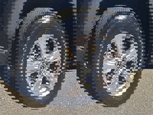 Used 2023 Toyota RAV4 XLE image 5