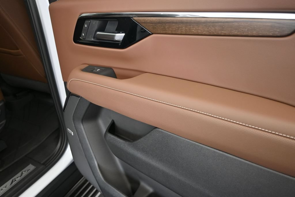 New 2026 Chevrolet Suburban High Country AWD/4WD image 22