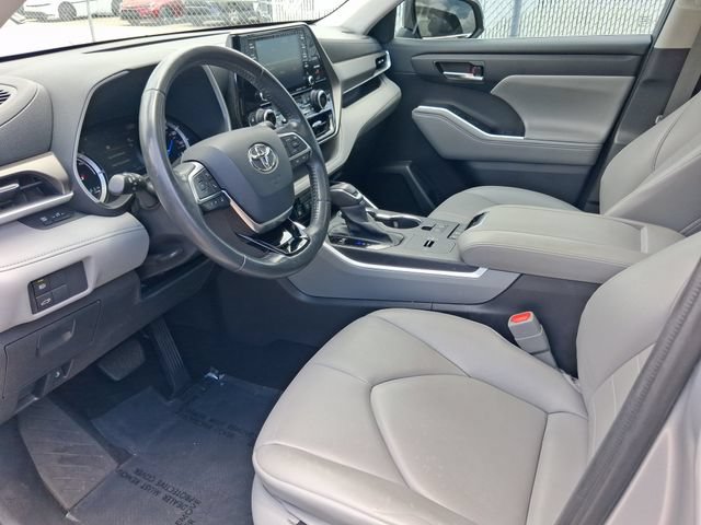 Used 2021 Toyota Highlander XLE FWD image 10