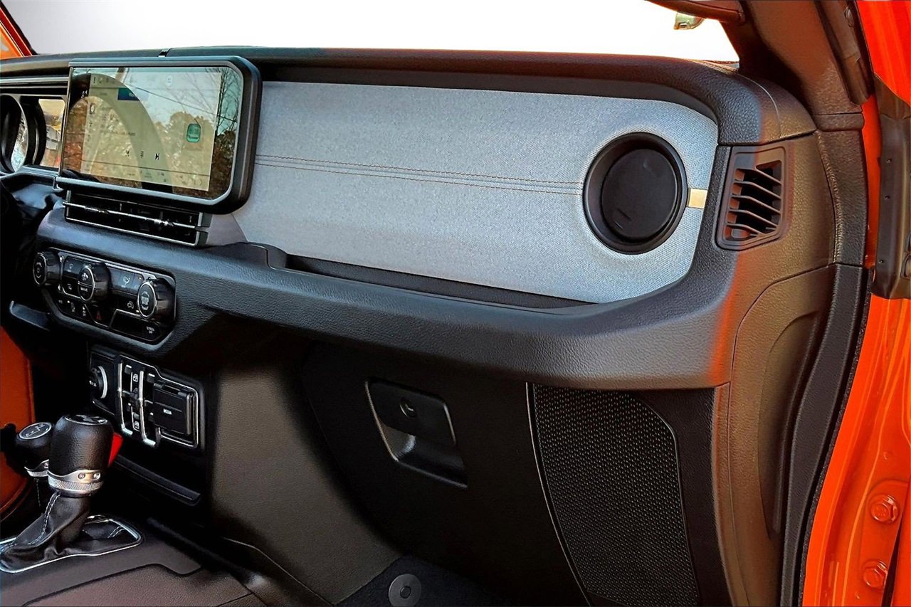 Certified 2025 Jeep Wrangler Sport image 18