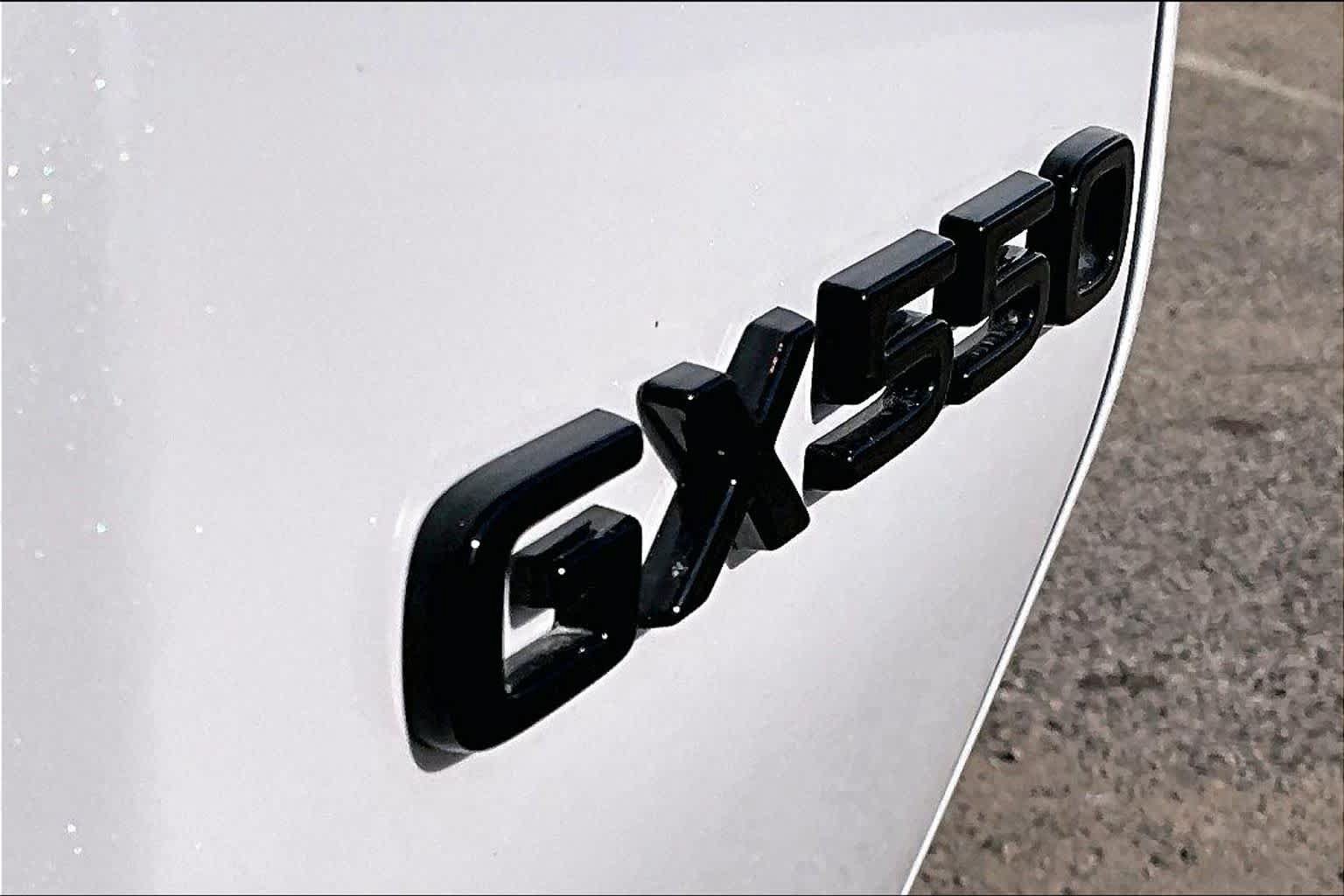 Used 2025 Lexus GX 550 w/ Accessory Package (2T) AWD/4WD image 12