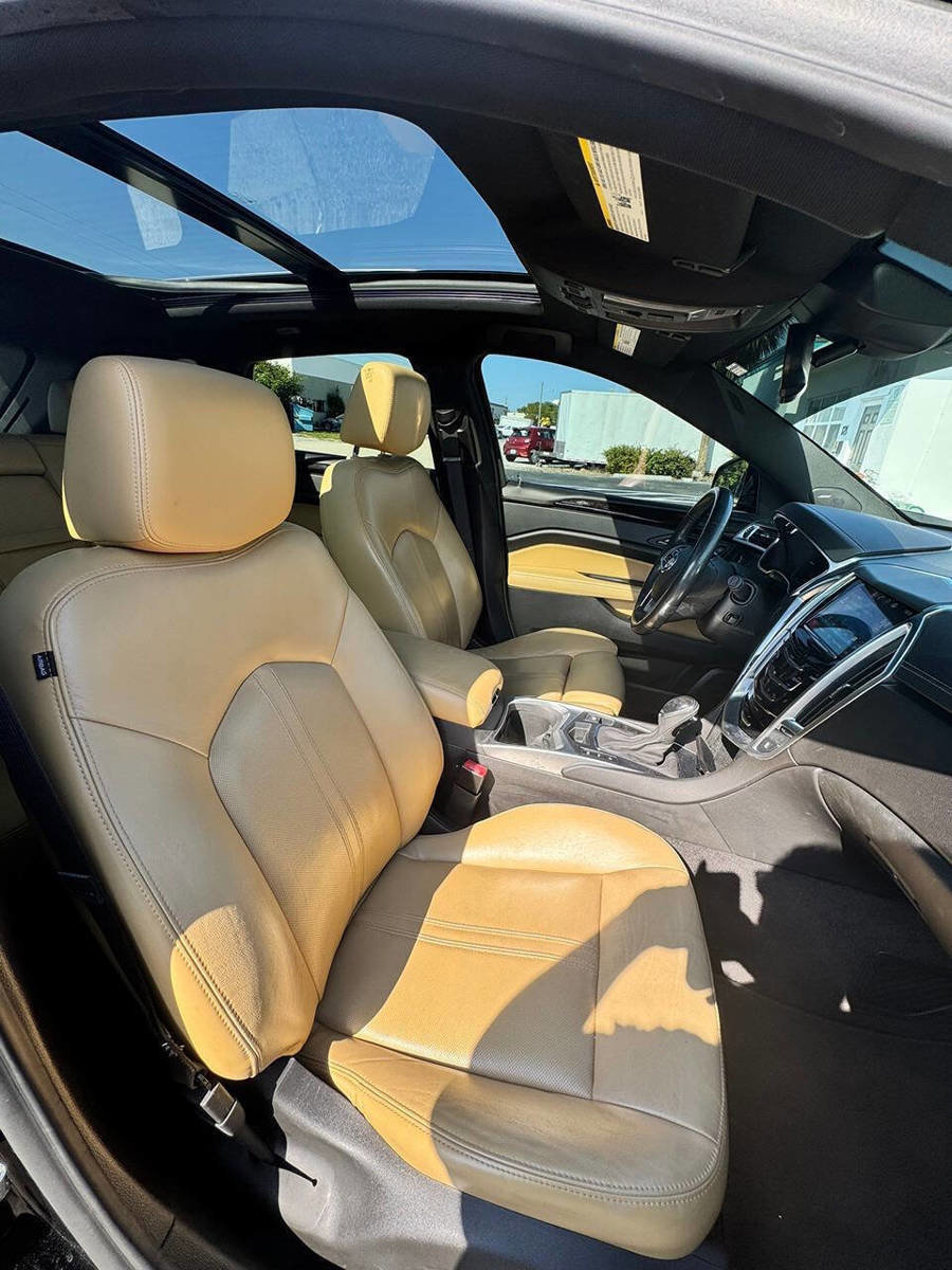 Used 2015 Cadillac SRX Luxury w/ Driver Awareness Package FWD image 10