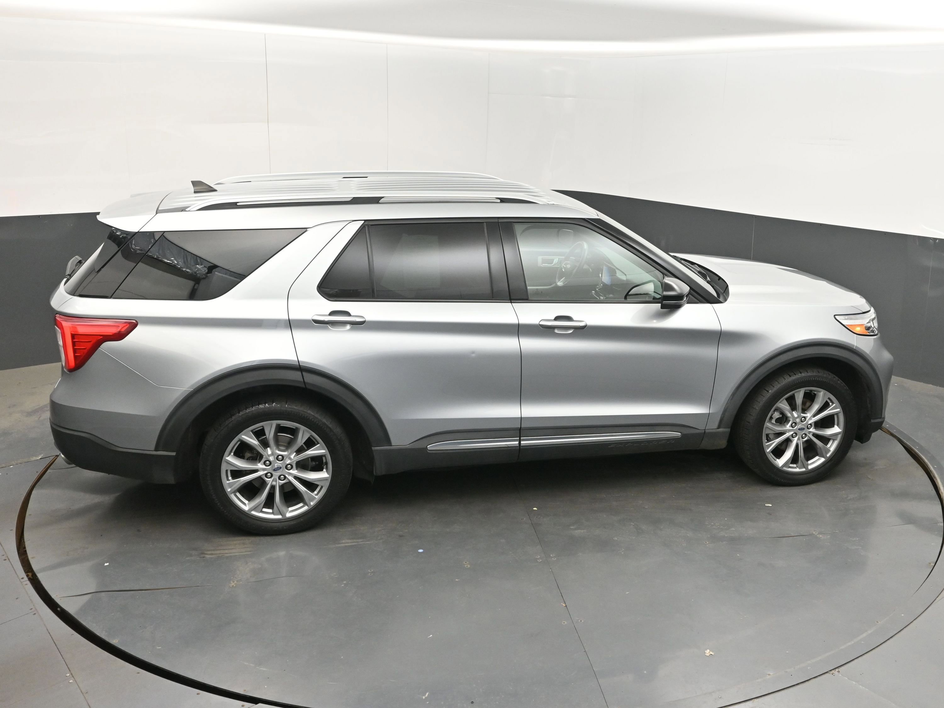 Used 2021 Ford Explorer Limited w/ Equipment Group 301A image 40