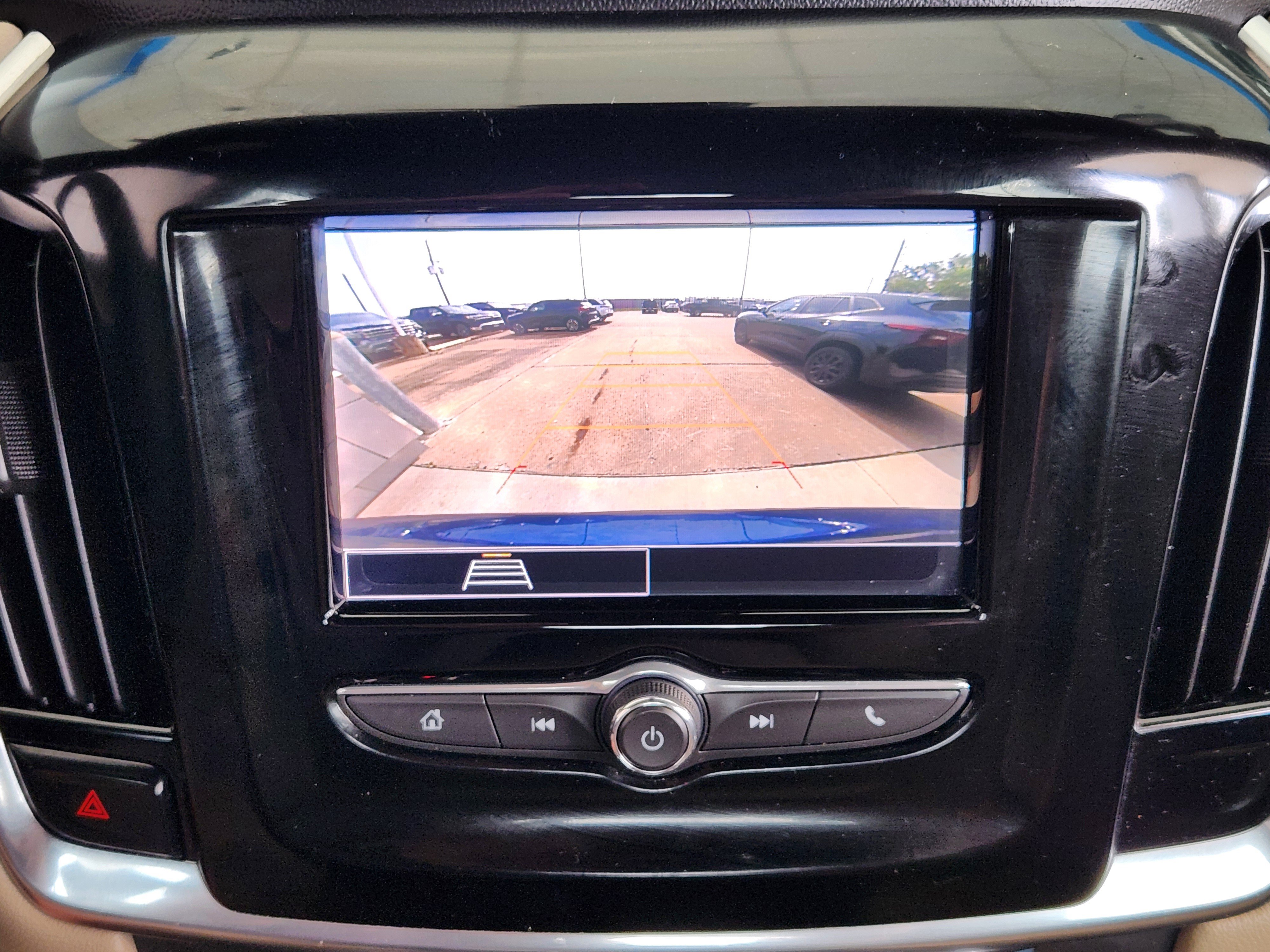 Certified 2023 Chevrolet Traverse LS FWD image 18