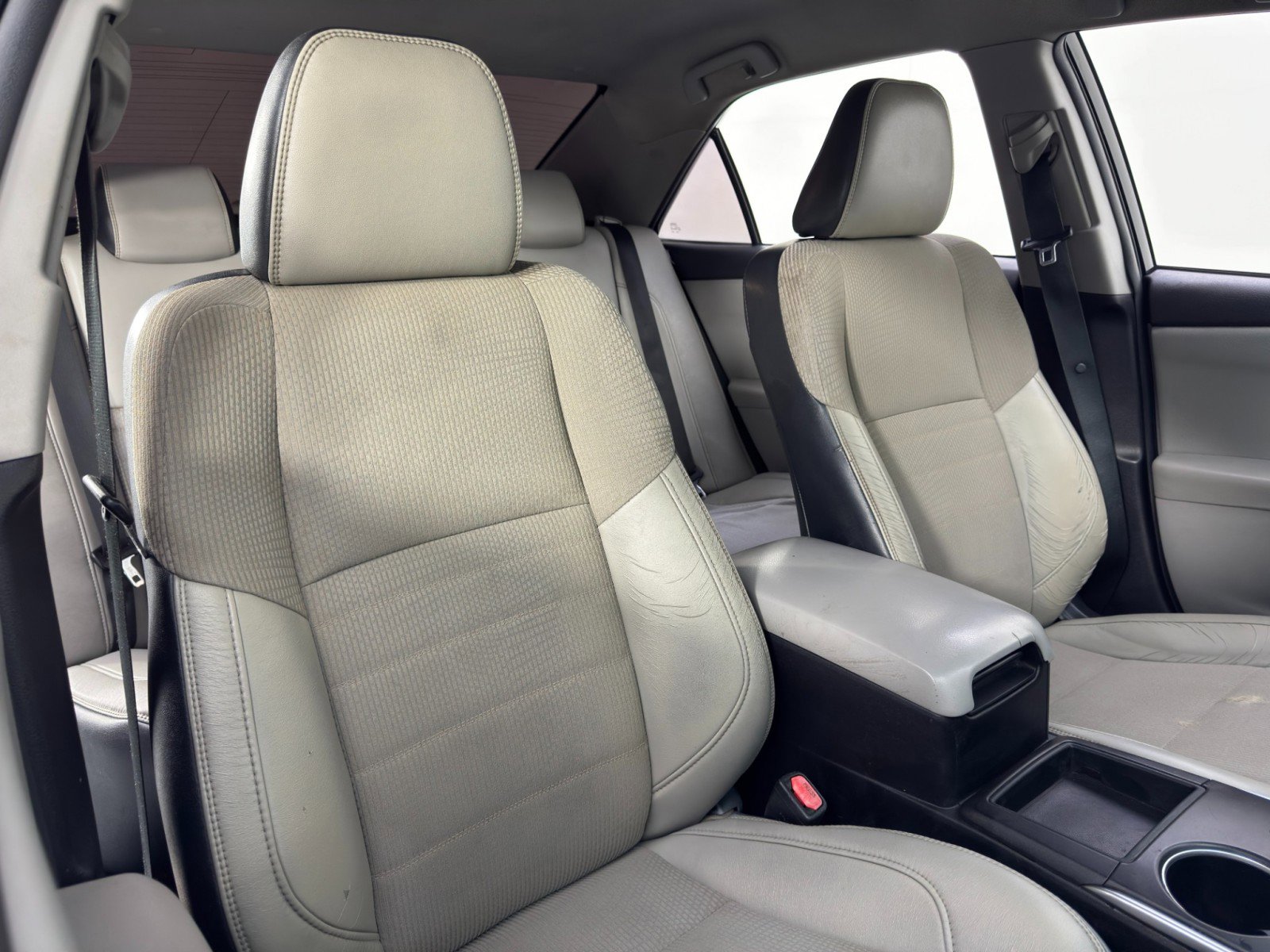 Used 2016 Toyota Camry SE image 28