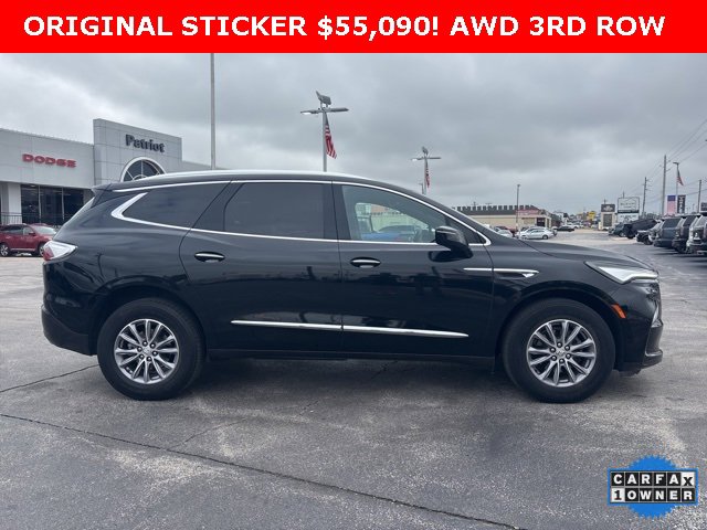 Used 2024 Buick Enclave Premium image 2
