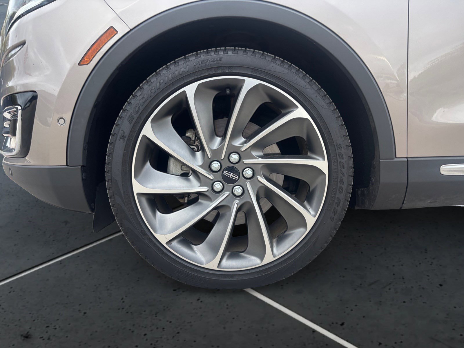Used 2019 Lincoln Nautilus Reserve image 14