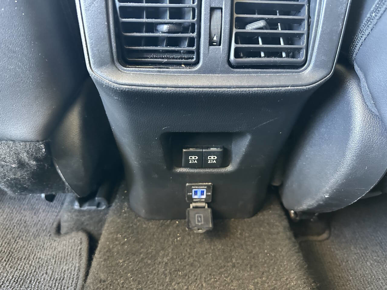 Used 2021 Toyota RAV4 XLE Premium image 21