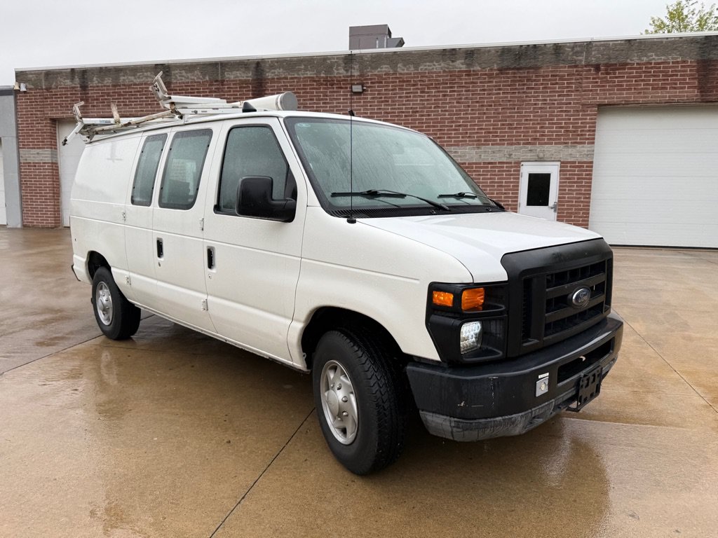 Used 2010 Ford E-250 and Econoline 250 RWD image 3