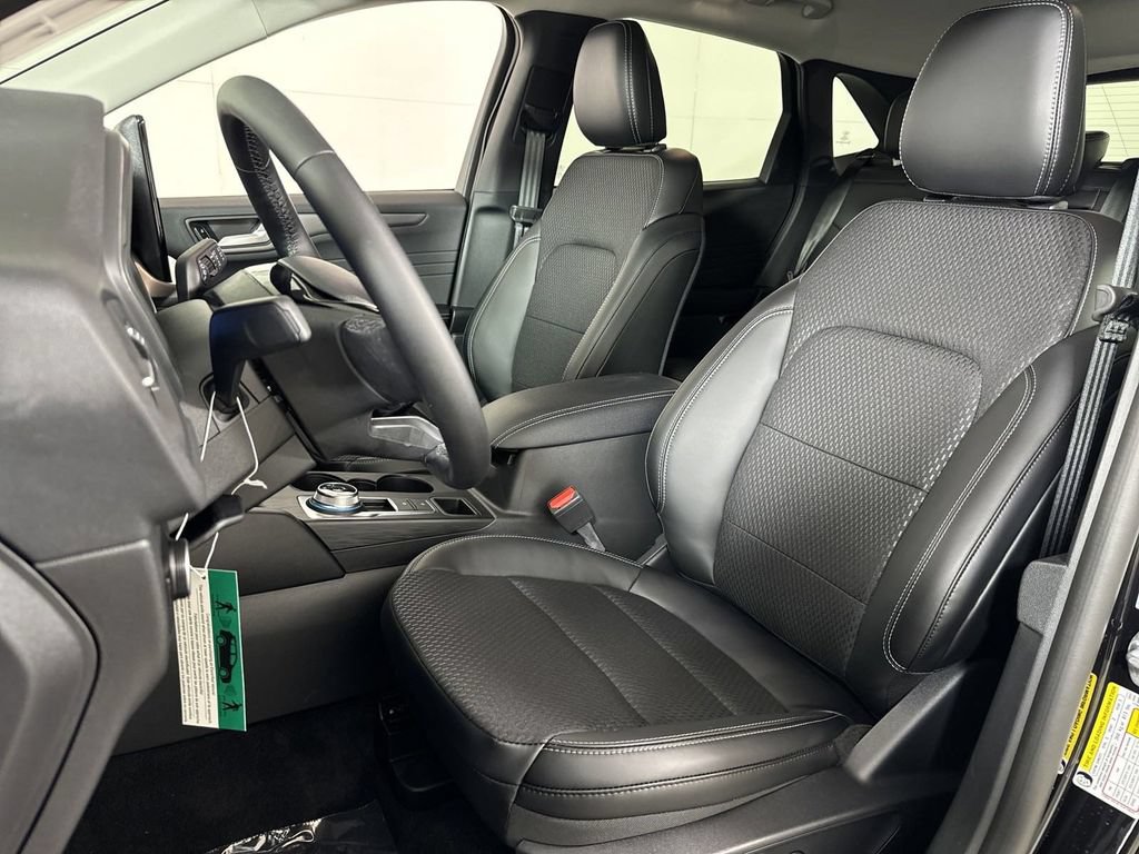 New 2025 Ford Escape SE FWD image 23