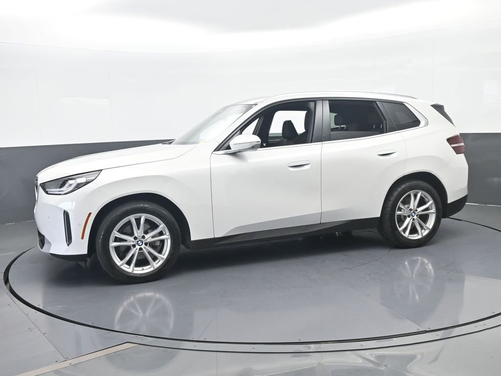 Used 2025 BMW X3 xDrive30i AWD/4WD image 2