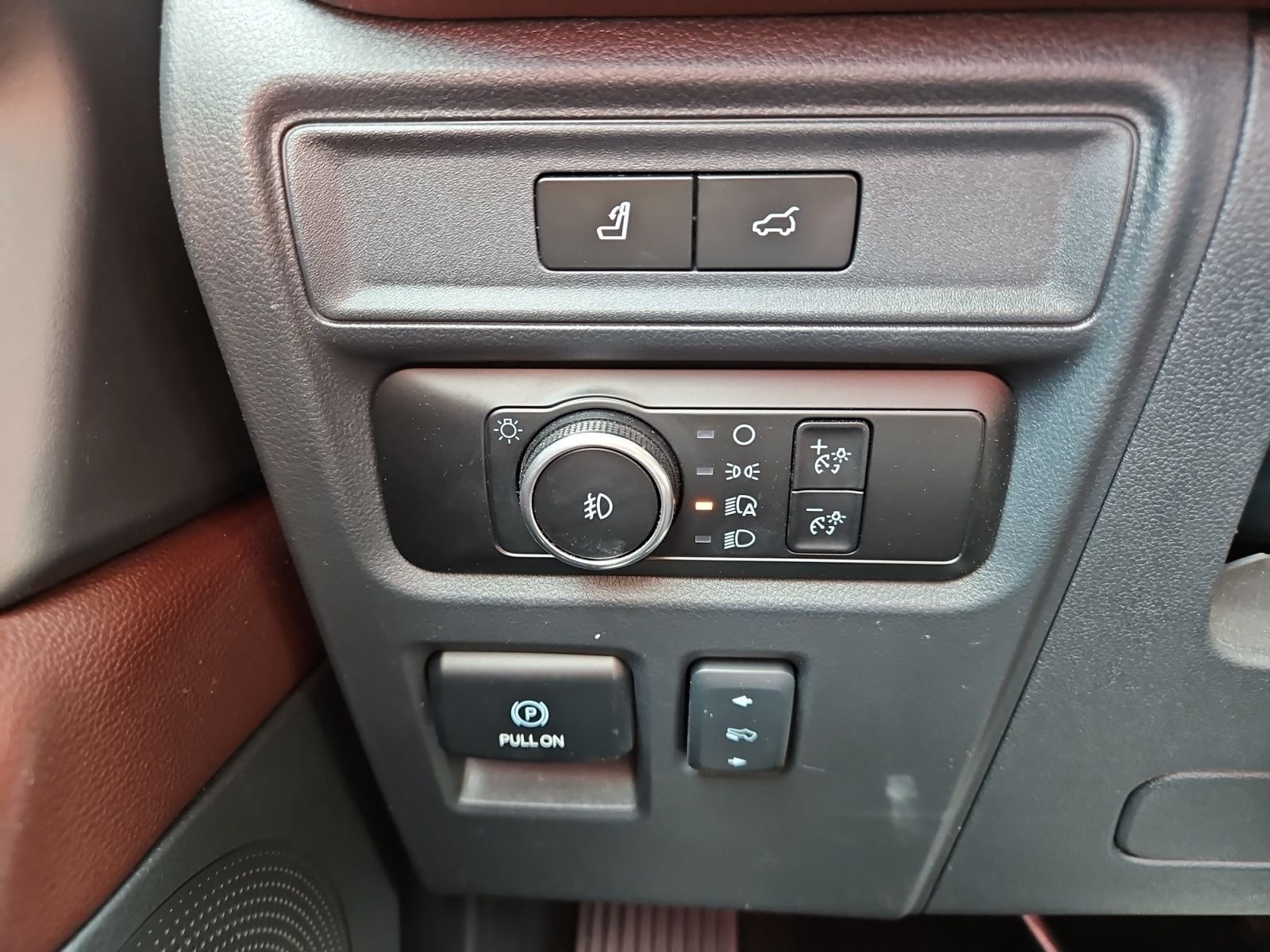 Used 2024 Ford Expedition Limited AWD/4WD image 23