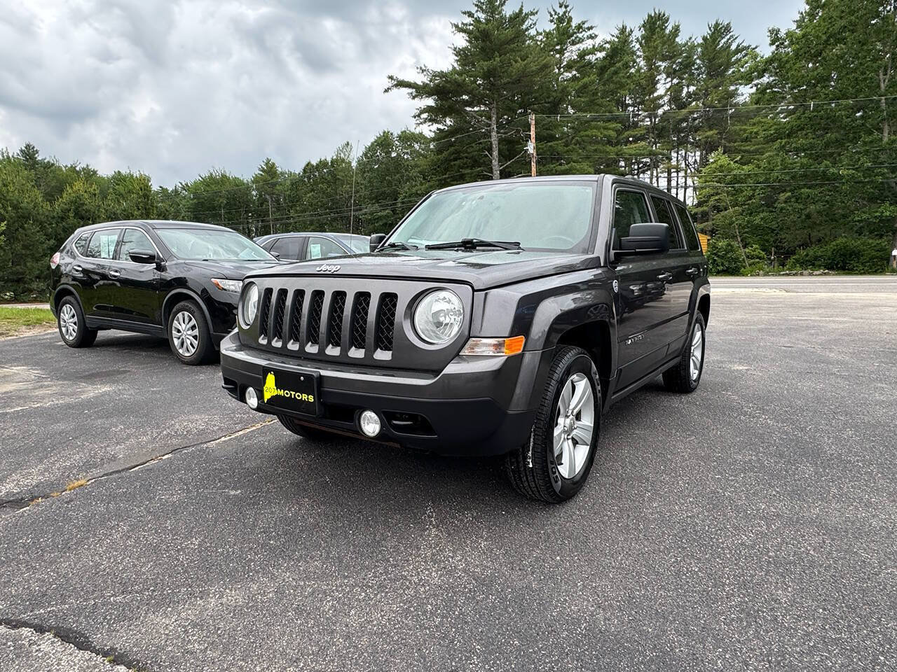 Used 2017 Jeep Patriot Latitude w/ Sun/Sound Group AWD/4WD image 7