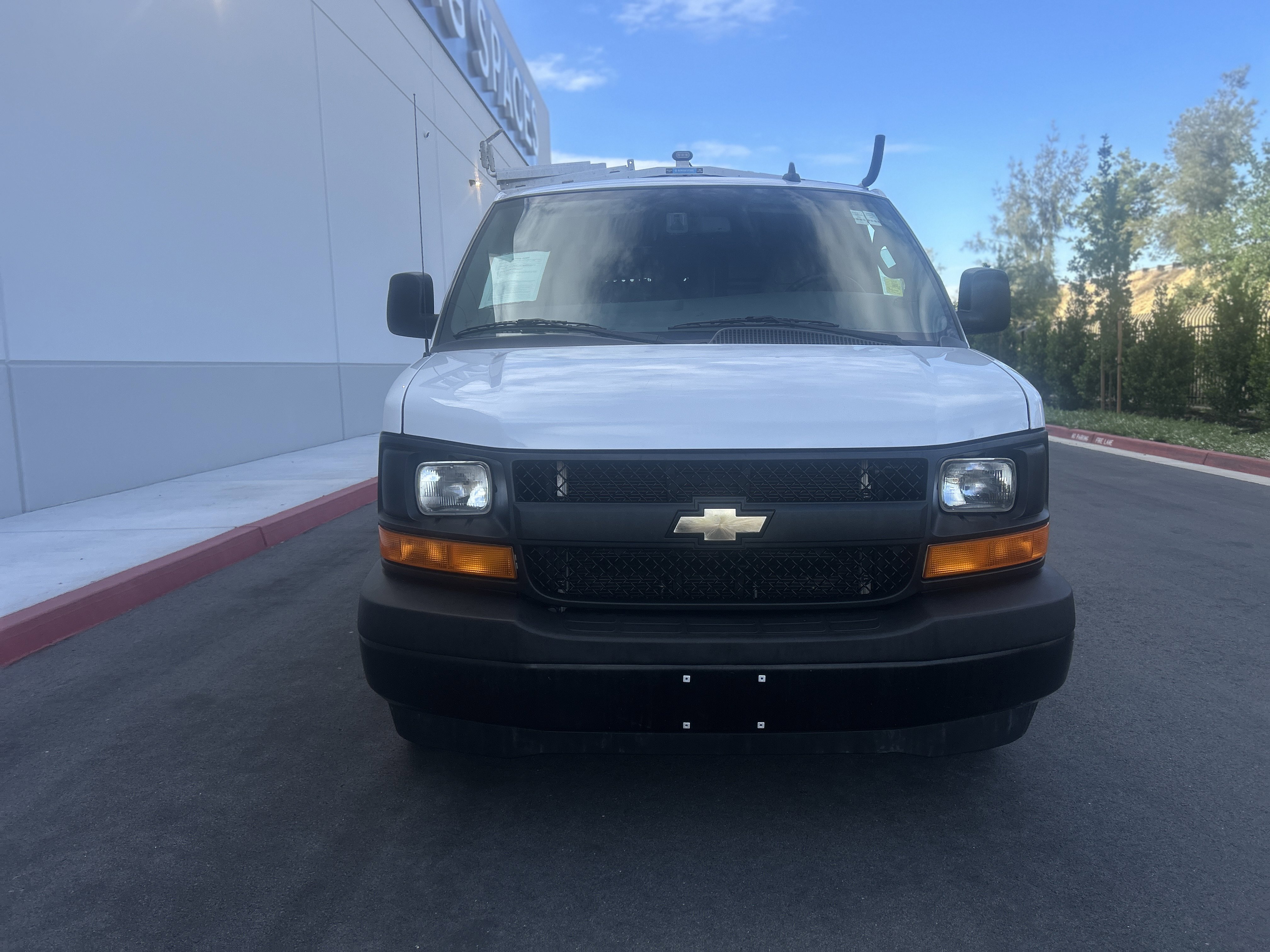 Used 2017 Chevrolet Express 2500 RWD image 31