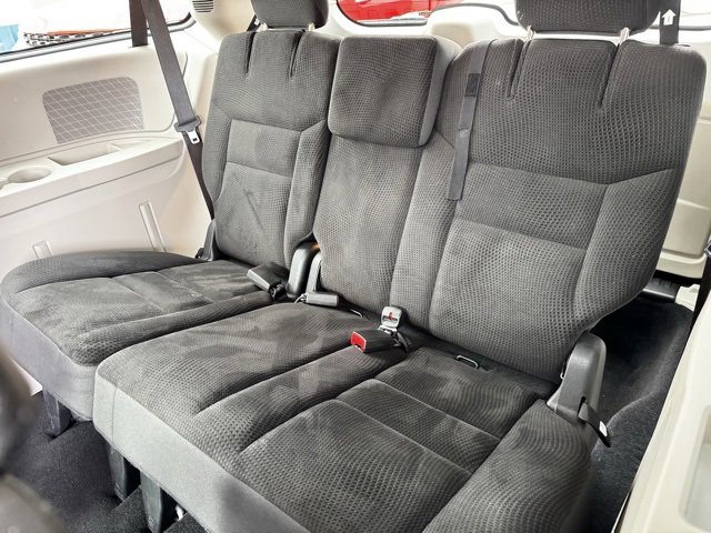 Used 2019 Dodge Grand Caravan SE w/ UConnect Hands-Free Group image 7