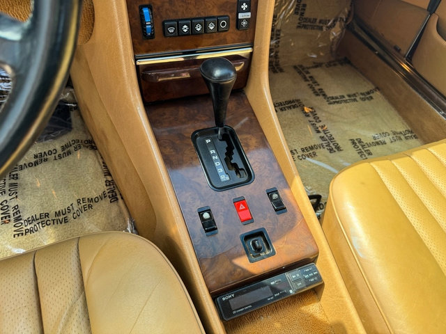 Used 1987 Mercedes-Benz 560 SL image 12