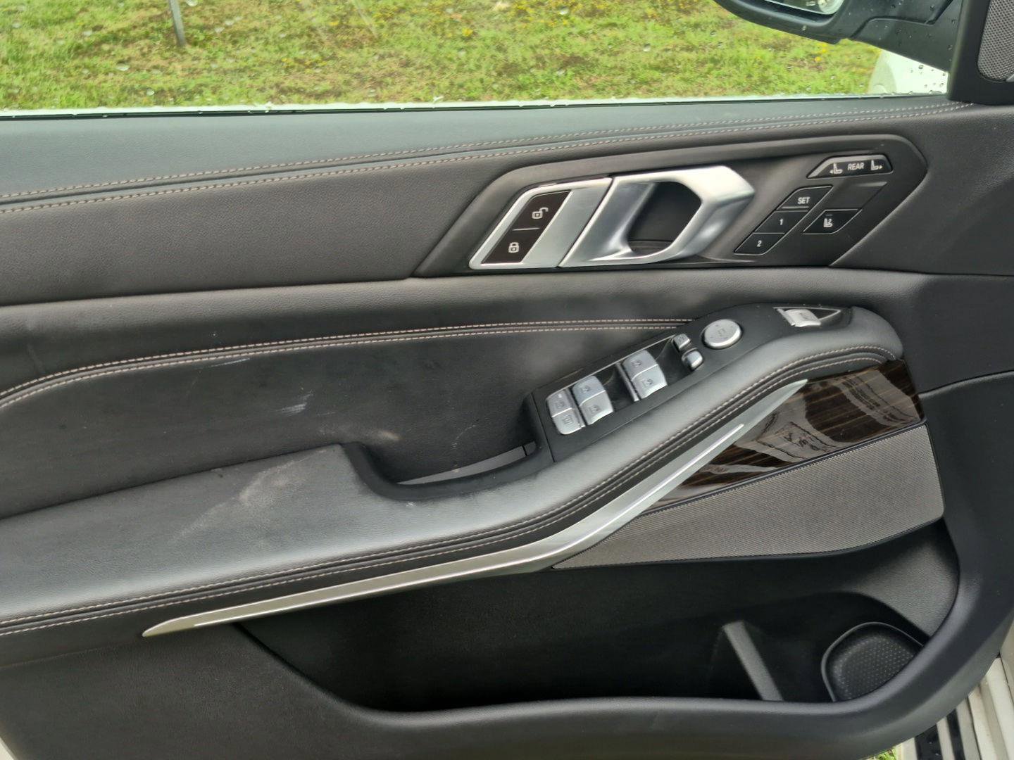 Used 2024 BMW X7 xDrive40i image 25