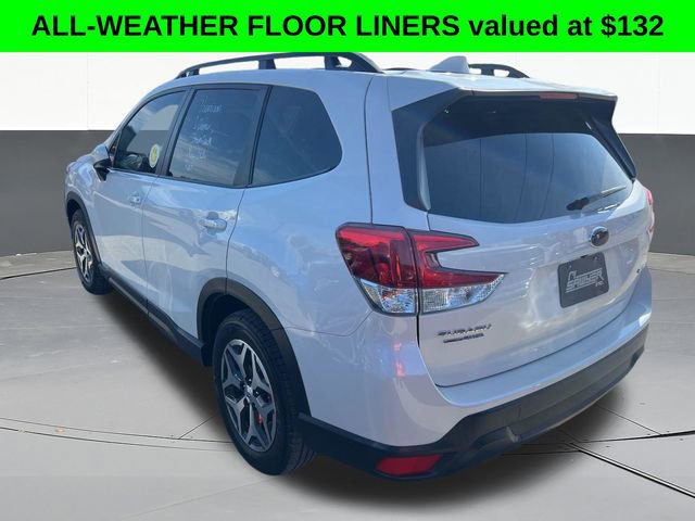Used 2022 Subaru Forester Premium image 4