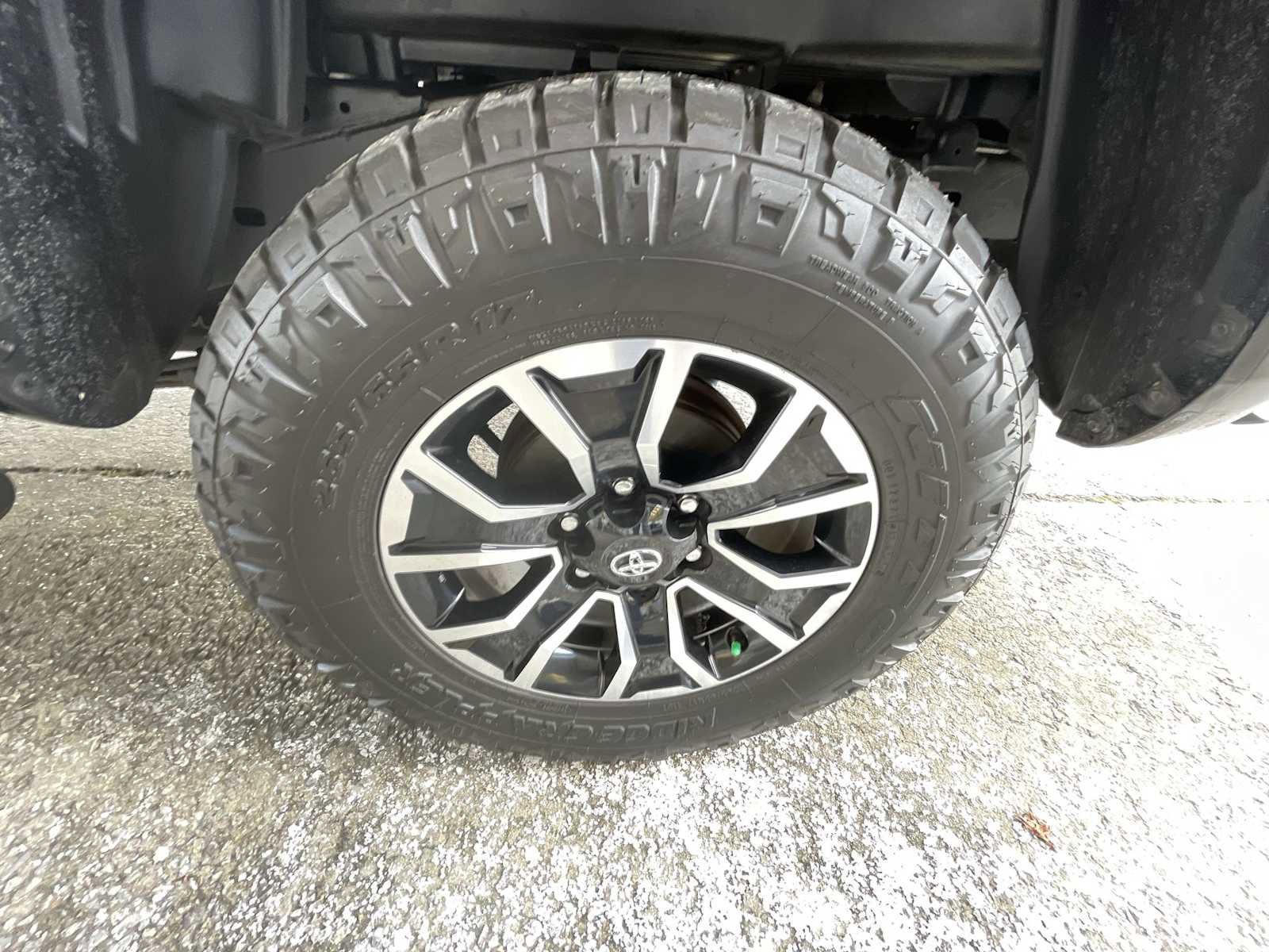 Used 2021 Toyota Tacoma TRD Sport w/ Technology Package image 31