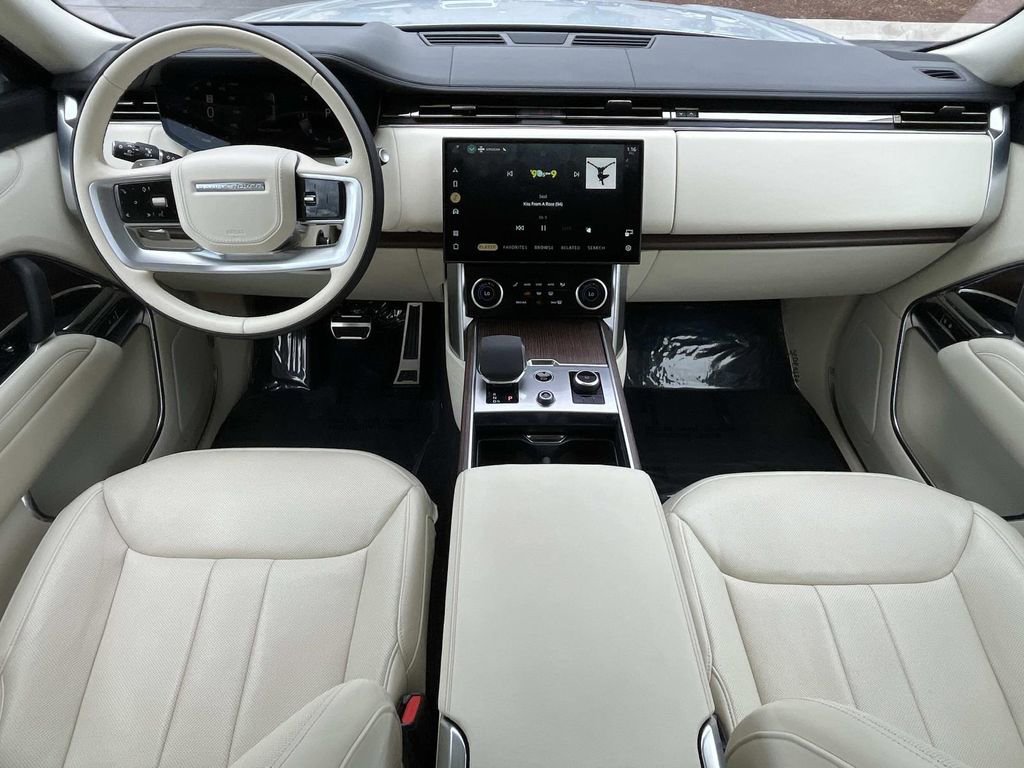 Certified 2023 Land Rover Range Rover SE AWD/4WD image 9