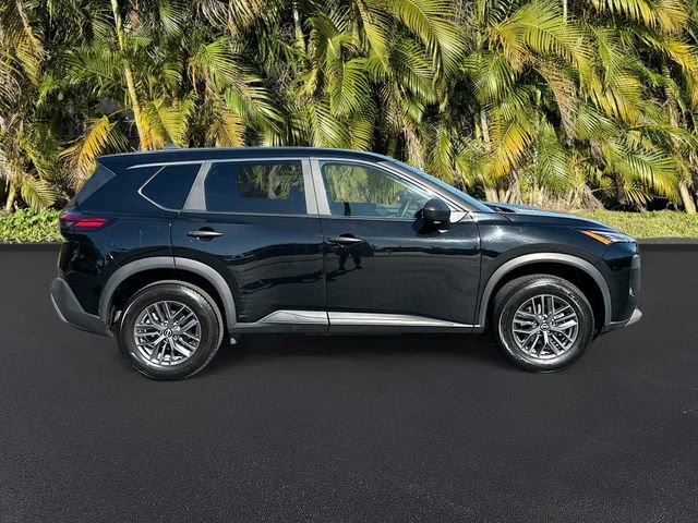 Used 2023 Nissan Rogue S image 4
