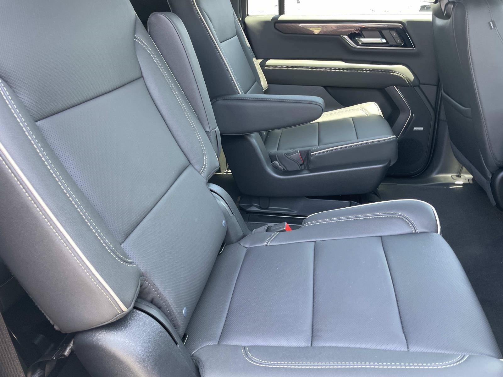 New 2026 GMC Yukon XL Elevation w/ Elevation Premium Package RWD image 27