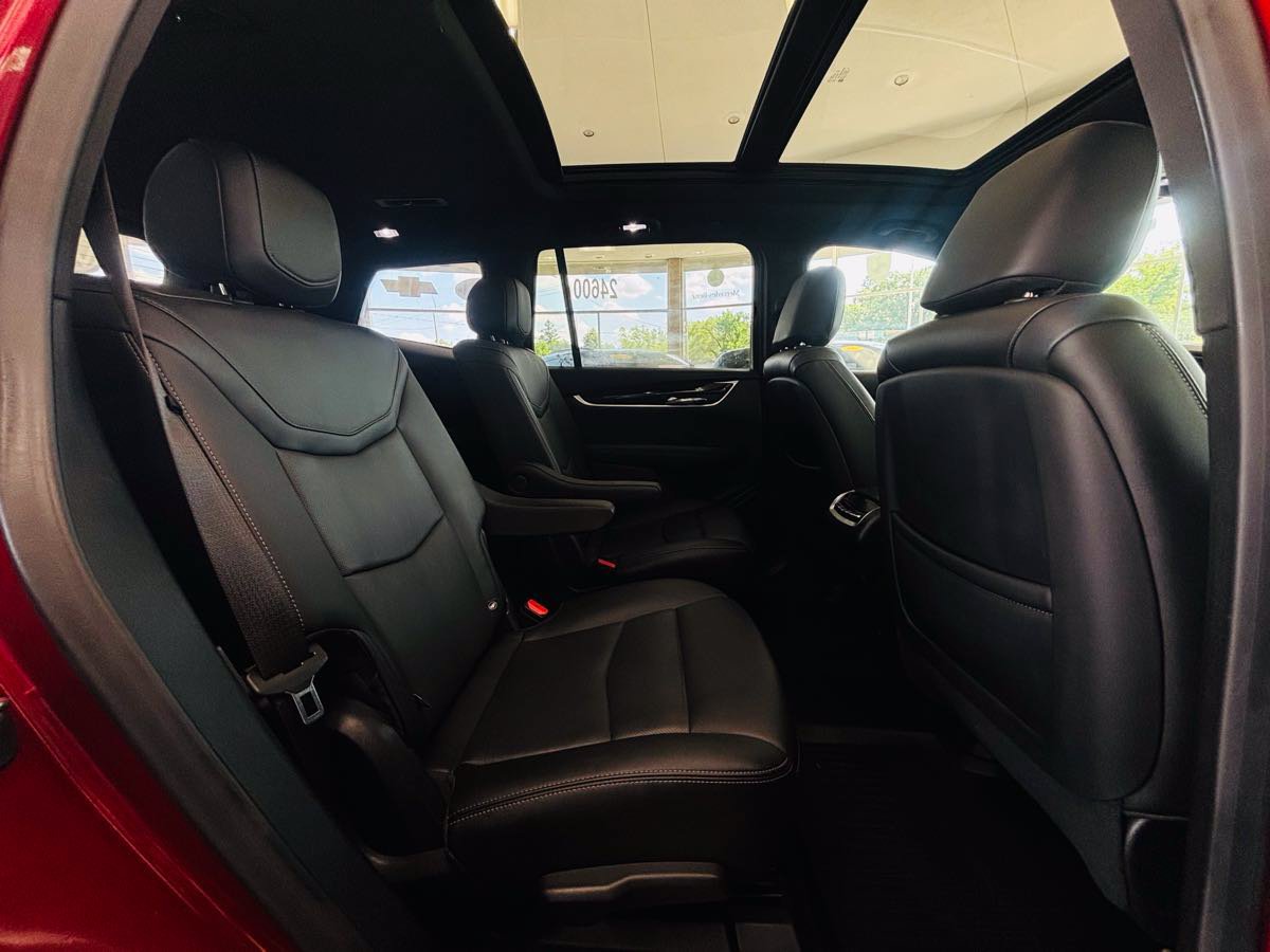 Used 2021 Cadillac XT6 Premium Luxury AWD/4WD image 36