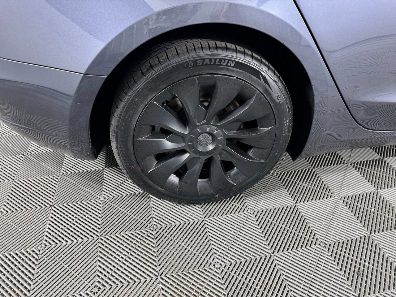 Used 2023 Tesla Model 3 Standard Range image 32