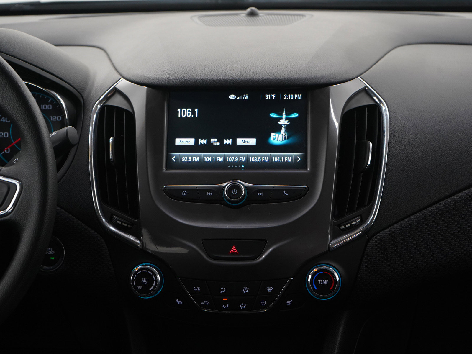 Used 2018 Chevrolet Cruze LT w/ Convenience Package image 15