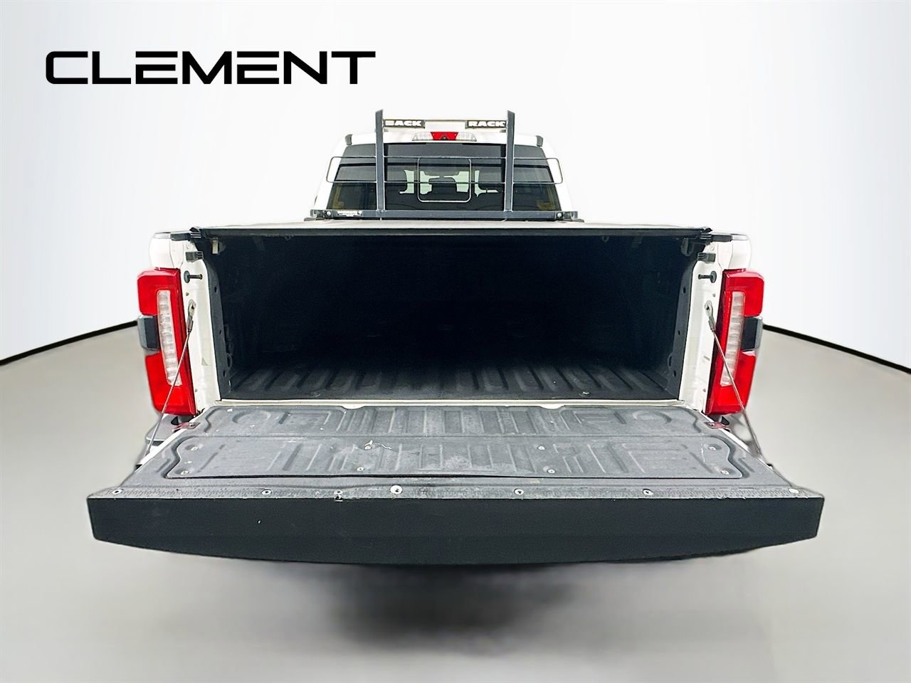 Used 2023 Ford F350 Lariat w/ Sport Appearance Package image 11