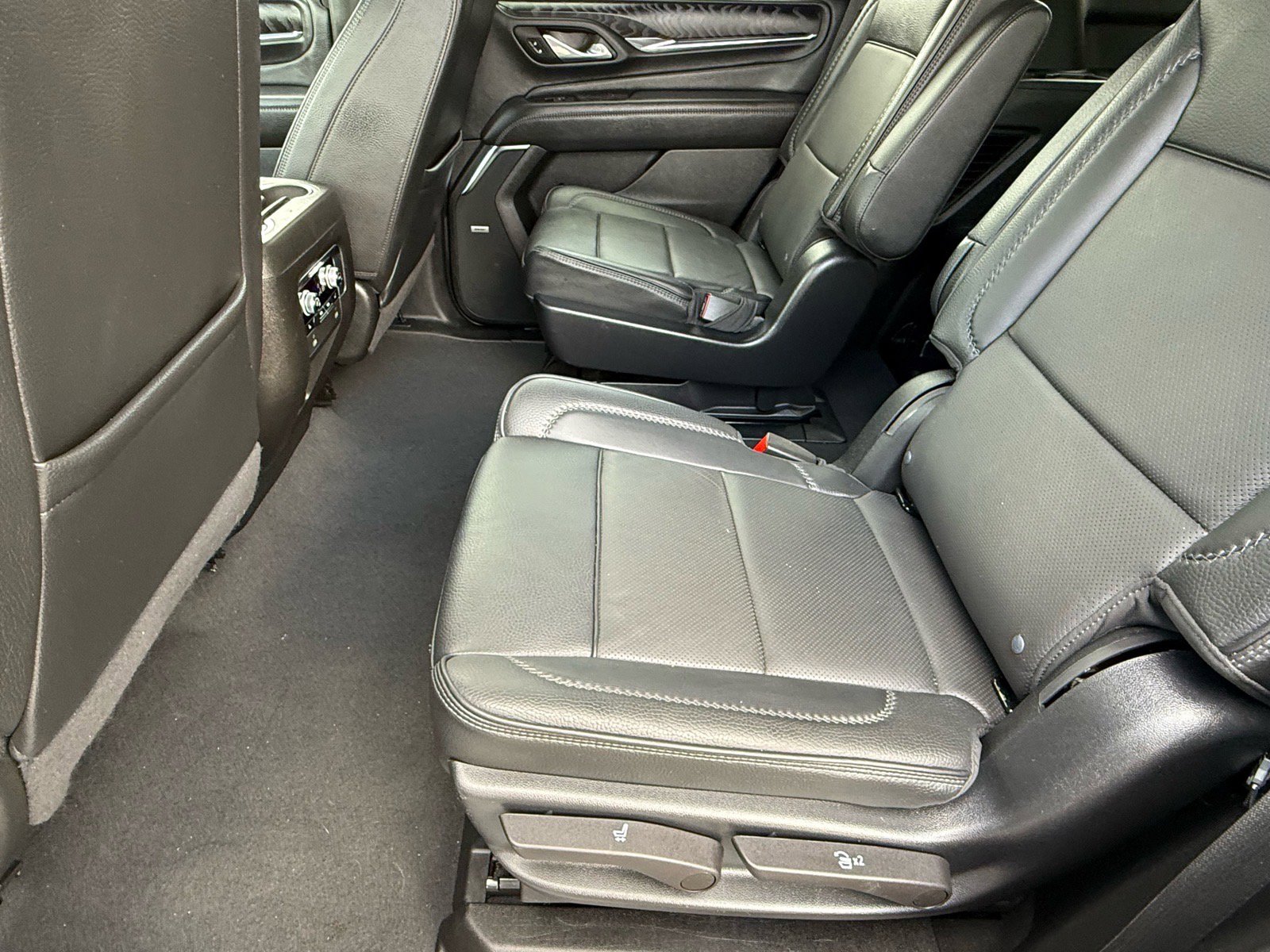 Used 2023 GMC Yukon Denali image 12