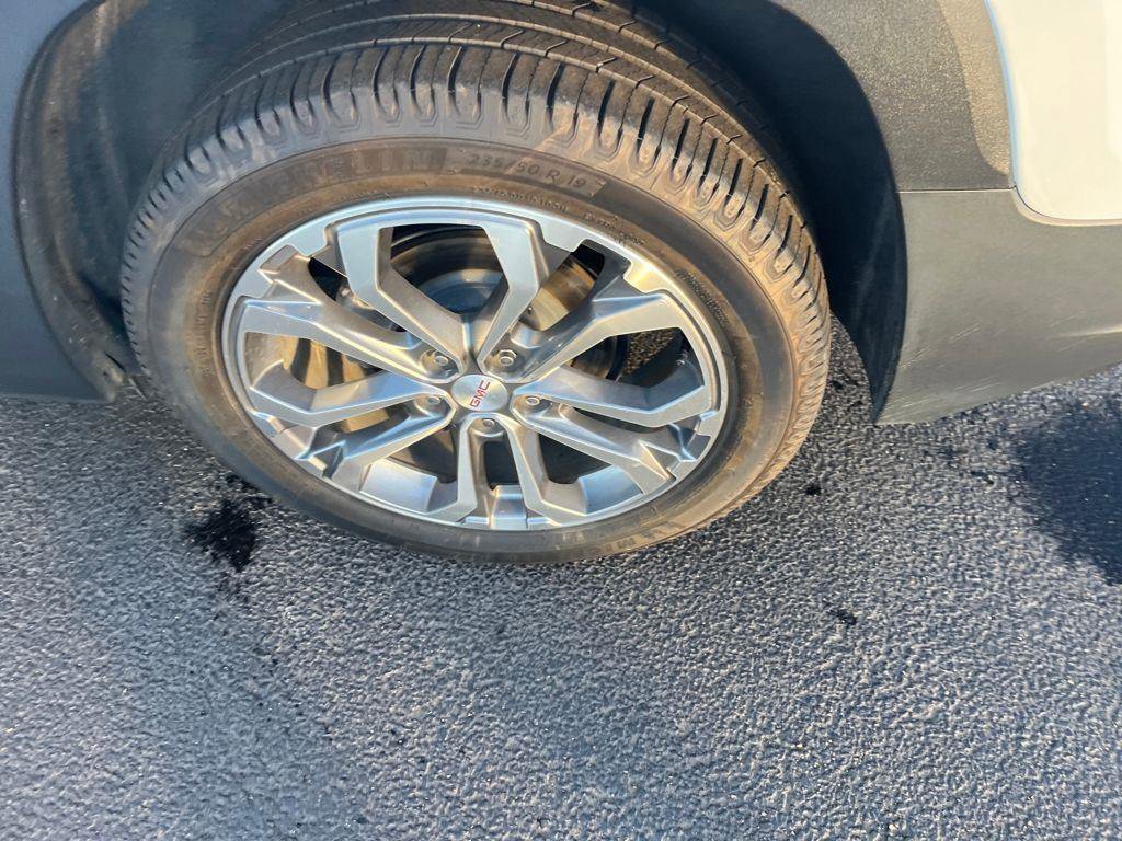 Used 2018 GMC Terrain SLT image 34