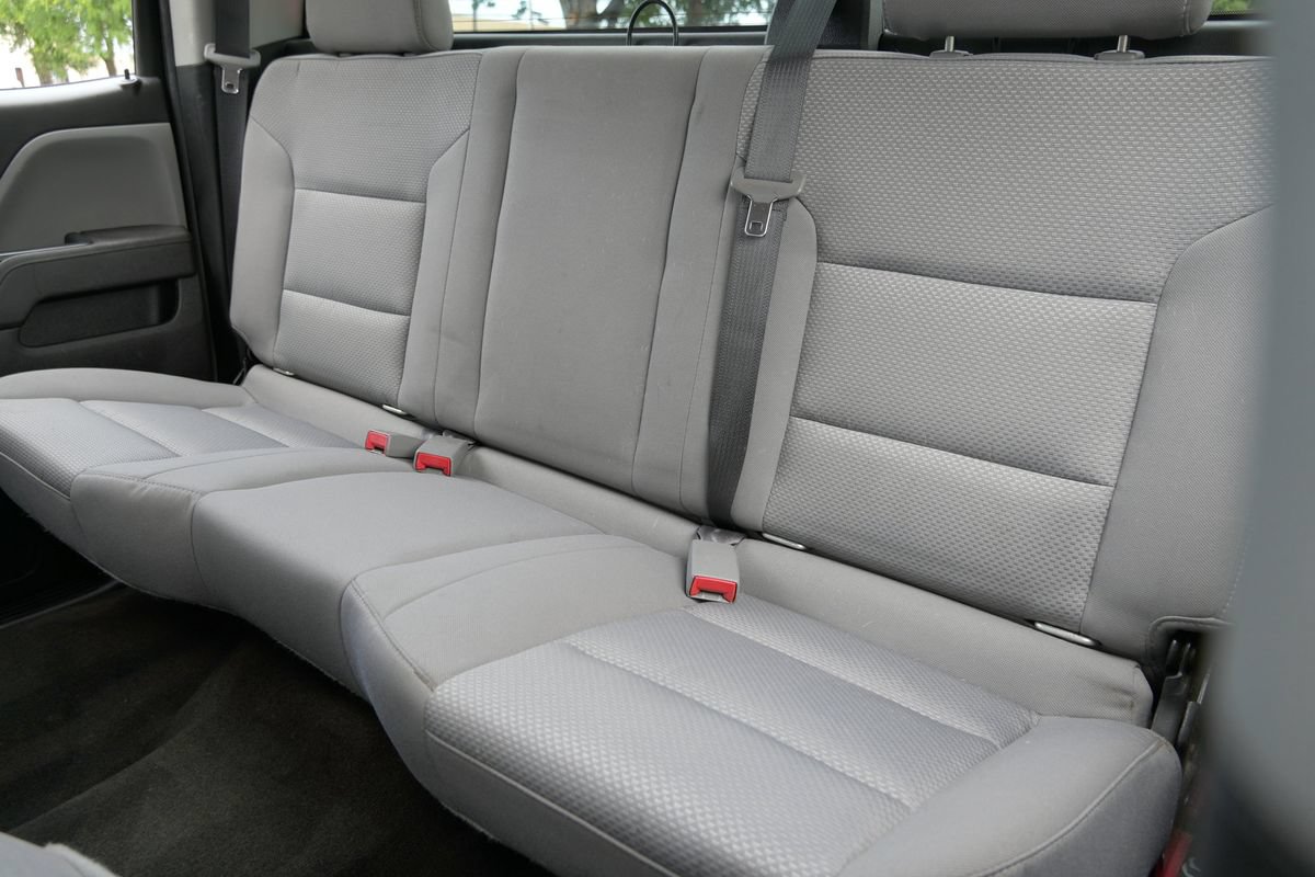 Used 2018 Chevrolet Silverado 1500 Custom w/ Custom Convenience Package RWD image 12