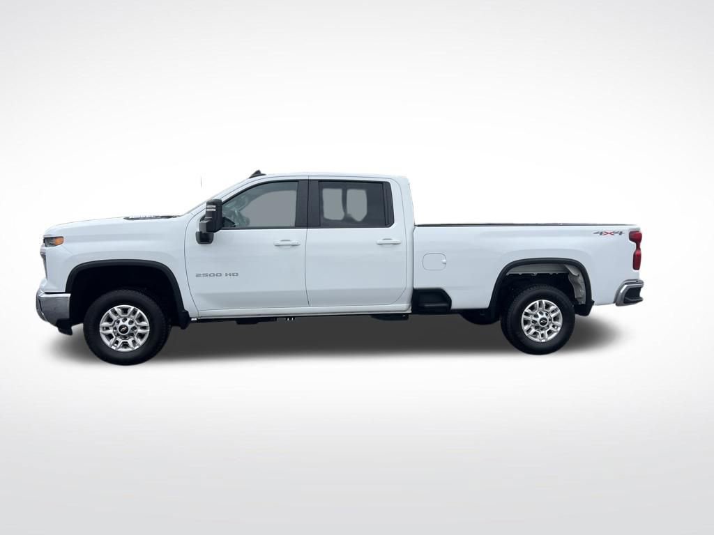 Used 2024 Chevrolet Silverado 2500 LT image 2