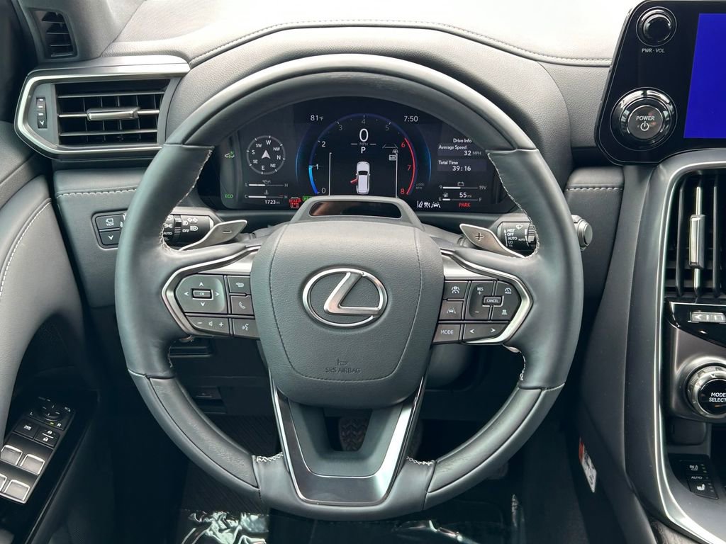 Used 2025 Lexus LX 700h Luxury image 52