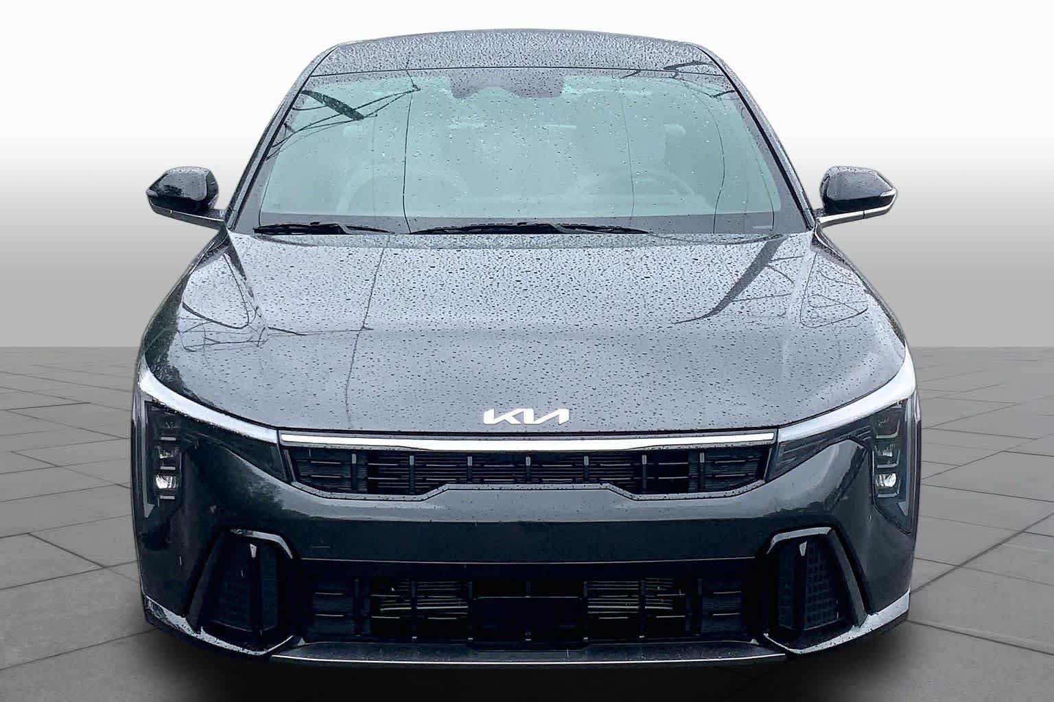 Certified 2025 Kia K4 GT-Line w/ GT-Line Premium Package FWD image 4