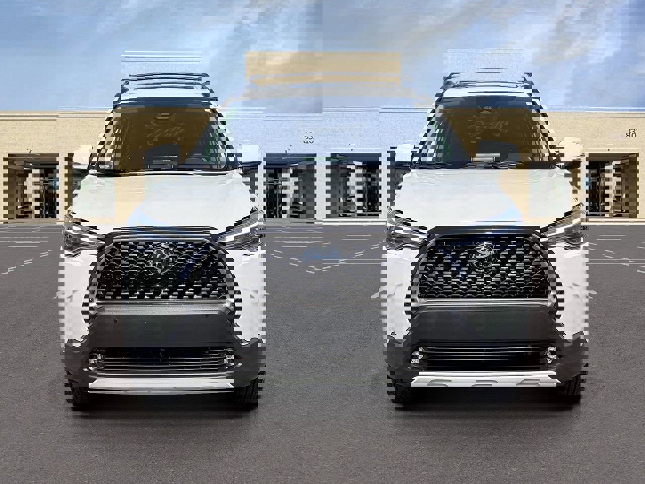 Used 2024 Toyota Corolla Cross XLE w/ Convenience Package image 2