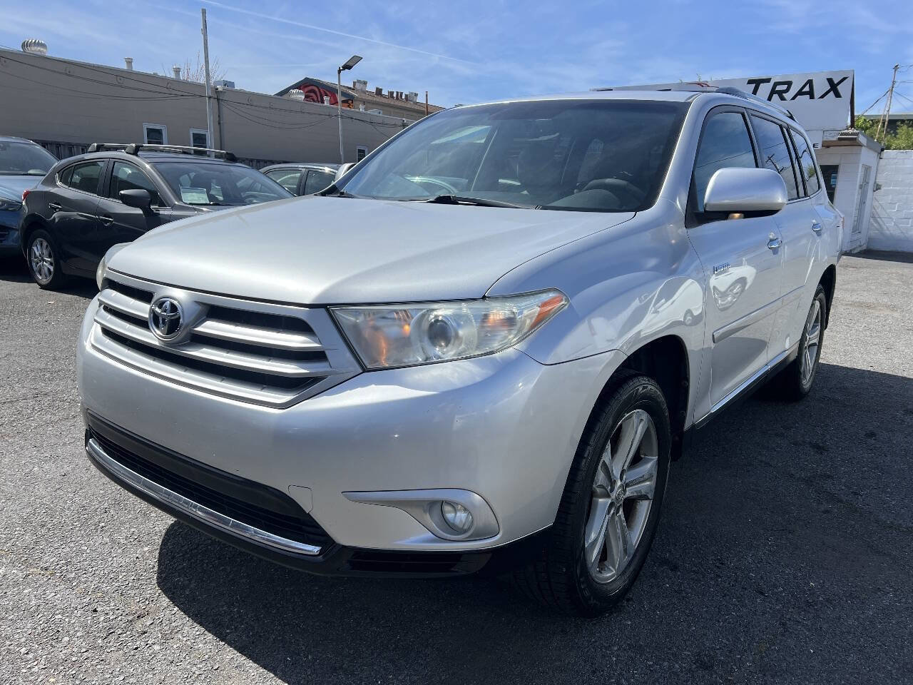Used 2012 Toyota Highlander Limited w/ Tow Pkg image 2