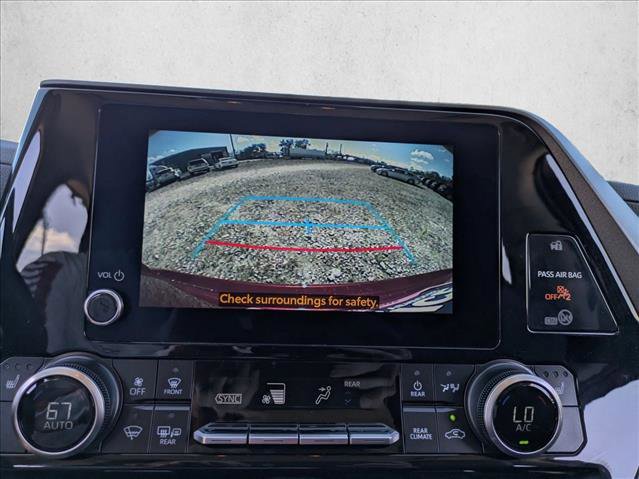 Certified 2025 Toyota Highlander XLE image 13