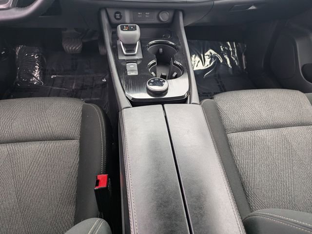 Used 2025 Nissan Rogue SV image 17