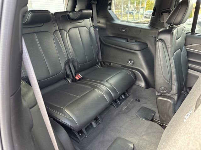 Certified 2024 Jeep Grand Cherokee L Limited w/ Luxury Tech Group II image 17