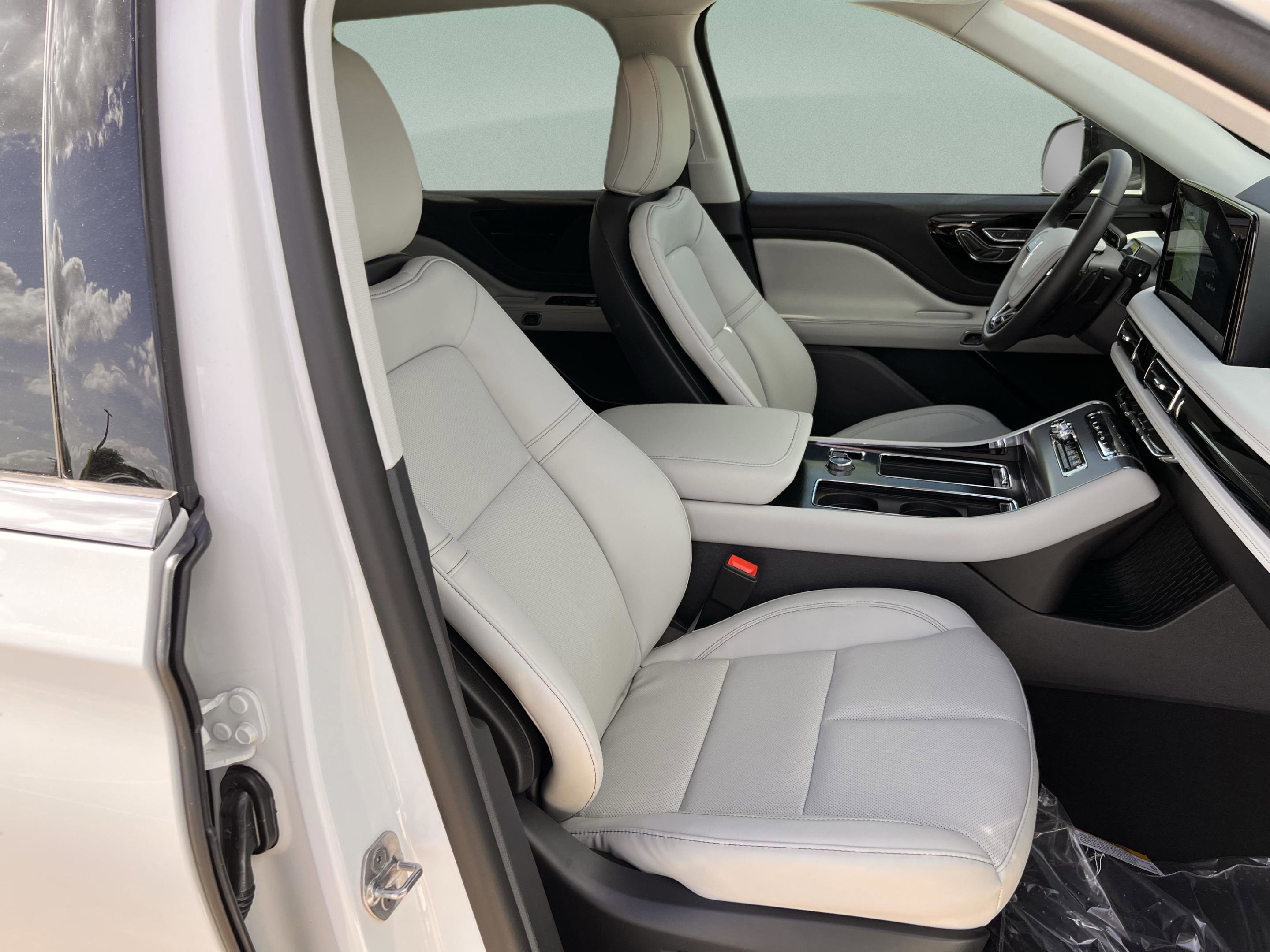 Used 2026 Lincoln Aviator 2WD image 21