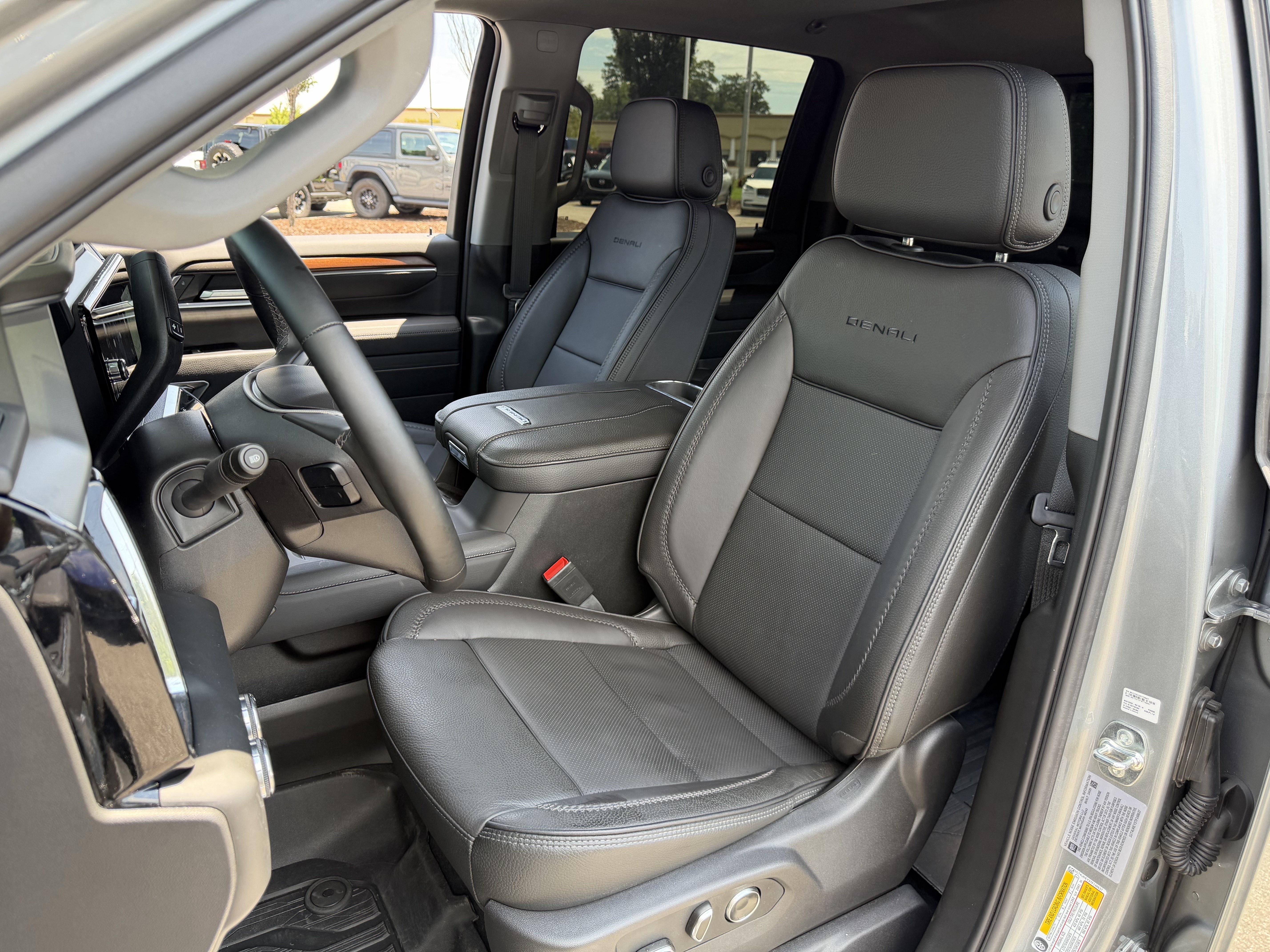 Used 2026 GMC Sierra 2500 Denali w/ Denali Reserve Package AWD/4WD image 16