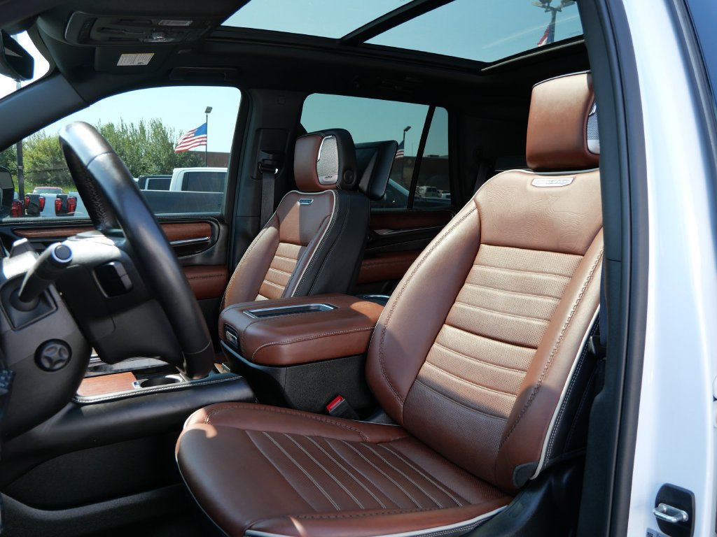 Used 2023 GMC Yukon Denali Ultimate w/ LPO, Floor Liner Package AWD/4WD image 9