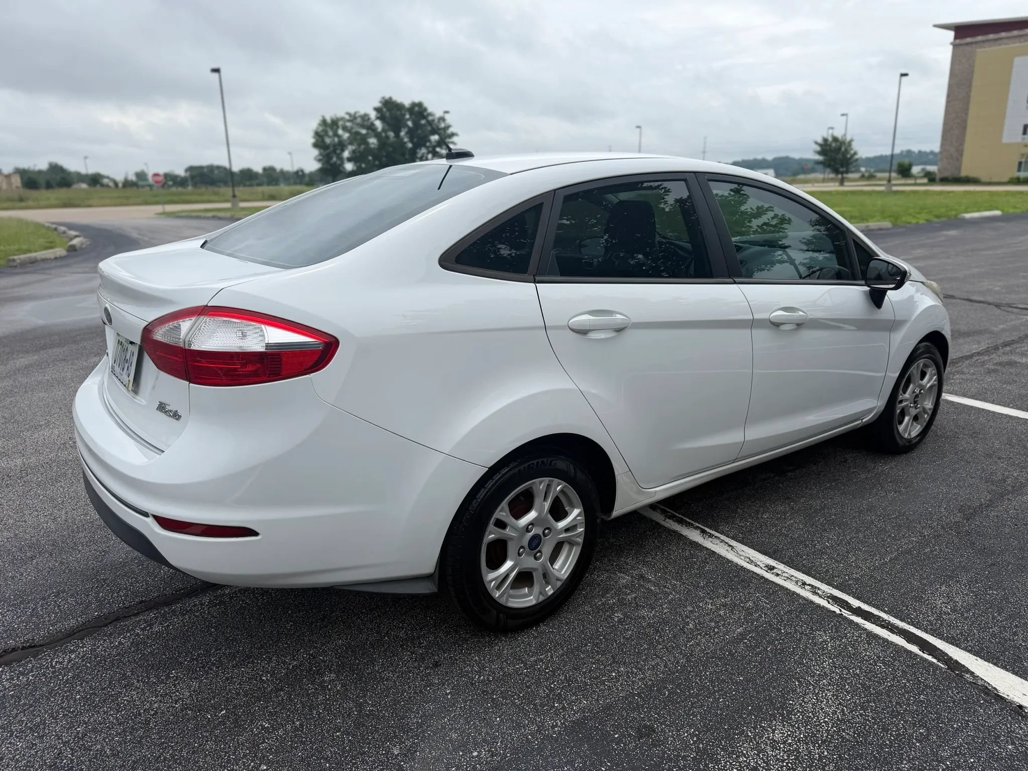 Used 2016 Ford Fiesta SE FWD image 5