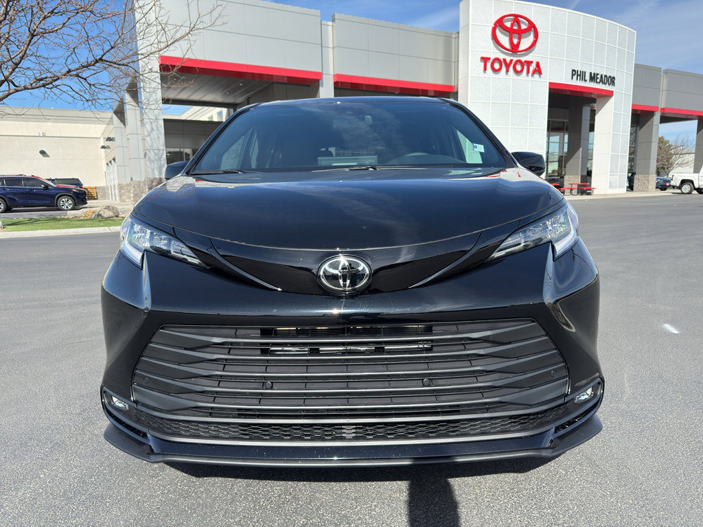 New 2026 Toyota Sienna XLE Woodland Edition image 6