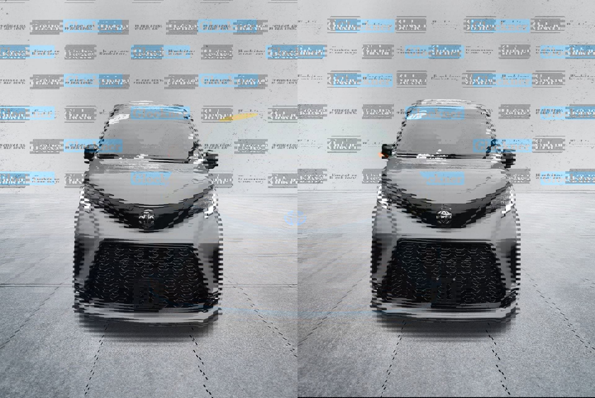 Used 2025 Toyota Sienna XSE image 2